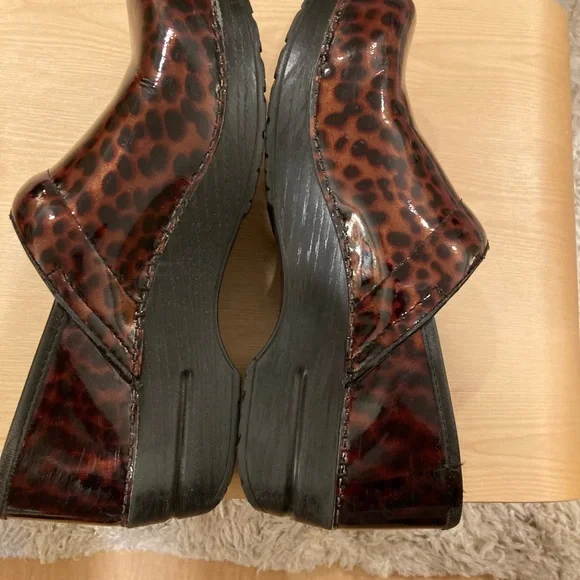 Dansko Shoes Red Leopard. Excellent condition - Picture 10 of 10